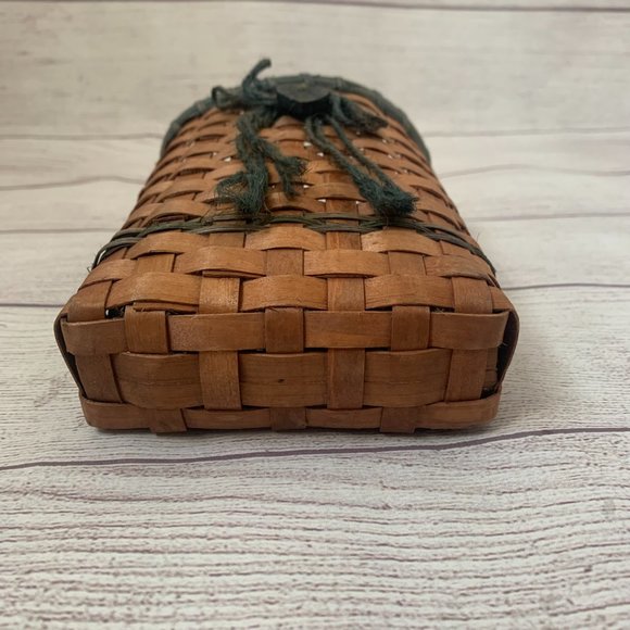 Hanging Wicker Basket with Wooden Heart and Twine Bow Green and Tan 12"H - Picture 3 of 8